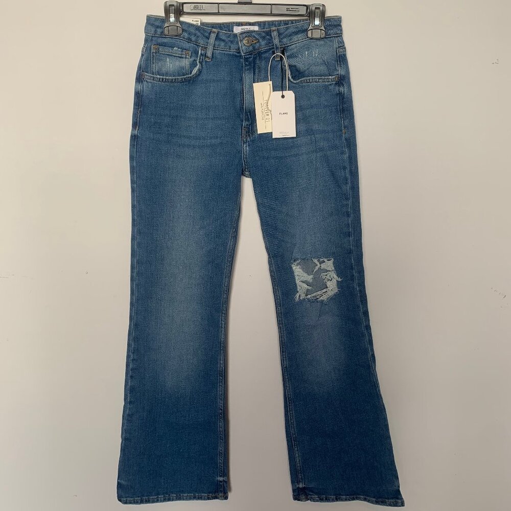 ❤️SOLD❤️ FOREVER 21 HIGH RISE SLIM FIT DISTRESSED FLARE LEG JEANS SIZE 29 NWT